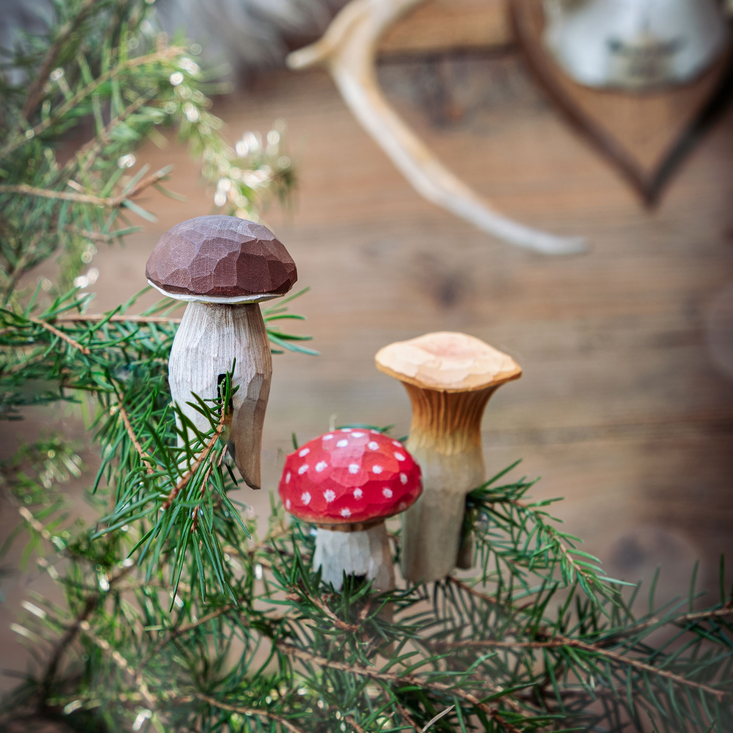 Holzdekoration Pilze