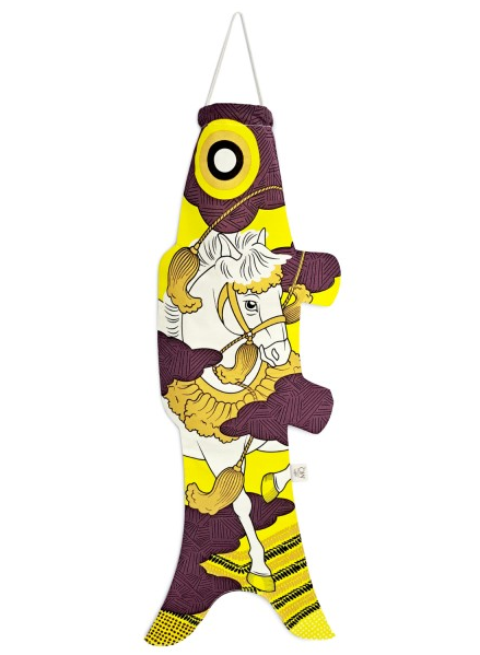 dekorativer koikarpfen mit Pferdmotiv in größe s